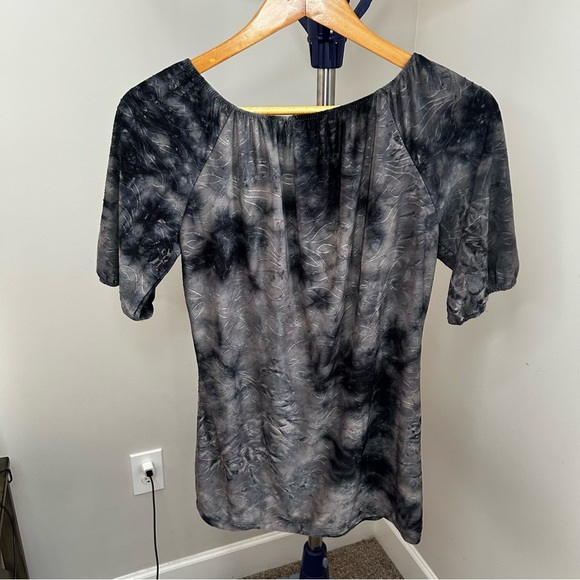 Shannon Ford New York Y2K  Vintage Black and Gray Fitted Pleated Blouse - Picture 2 of 6